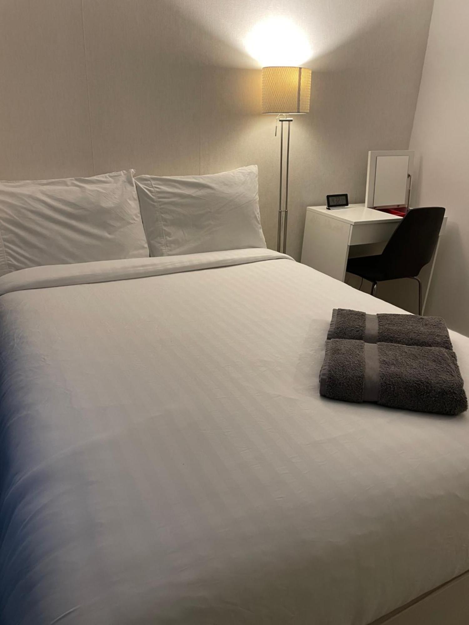 Shared Apartment In Central Лондон Экстерьер фото