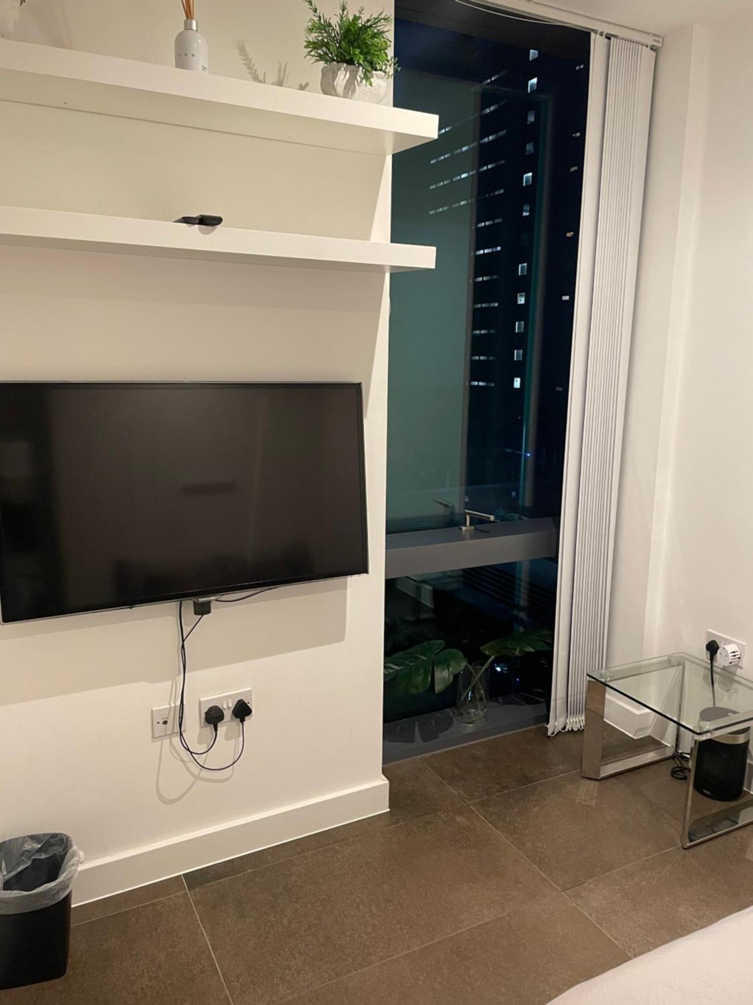 Shared Apartment In Central Лондон Экстерьер фото